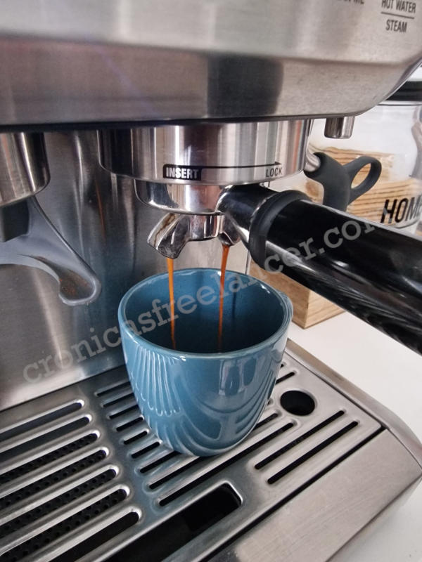 Qué hacer si no fluye el café en tu cafetera automática Mini Me